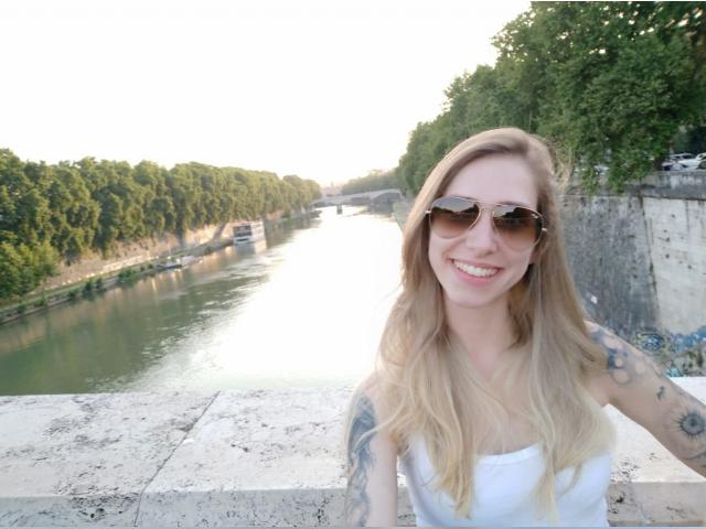 Visit ManuCherryBomb profile