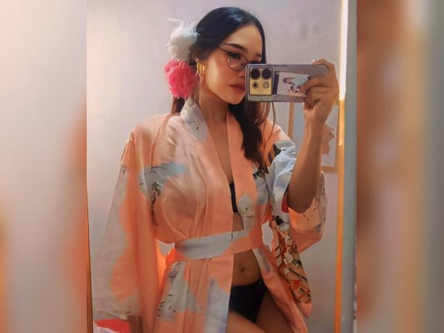 Visit TooHotN2Sexy profile