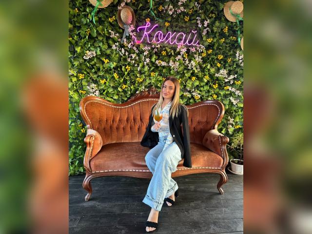 Visit MoonForYouu profile