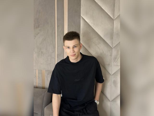 Visit FelixL94 profile