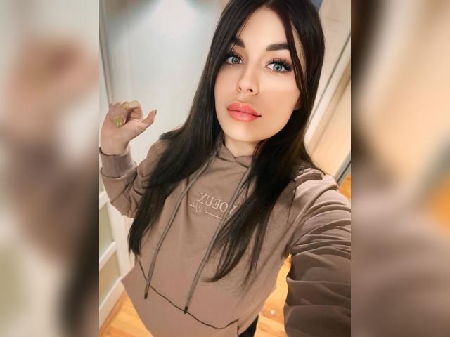 Visit PrettyLaBlond profile