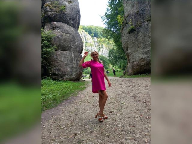 Visit BlondeOksi profile