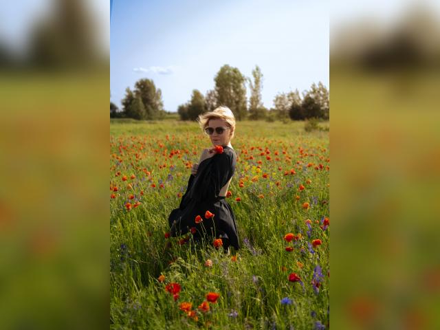 Visit 1ScarletWhisper profile