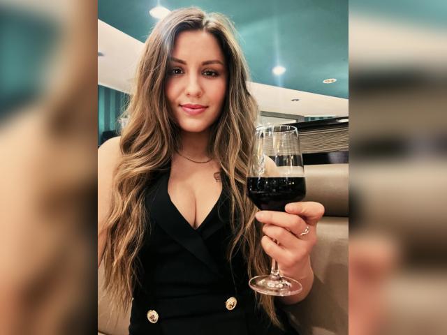 Visit VeryHotFox profile