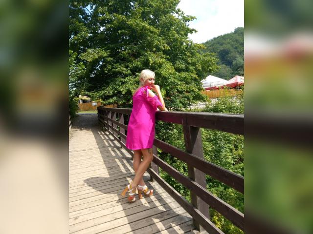 Visit BlondeOksi profile