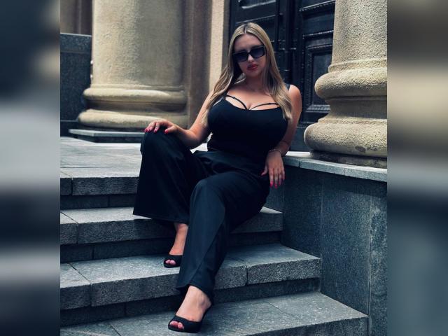 Visit Kat6hy profile