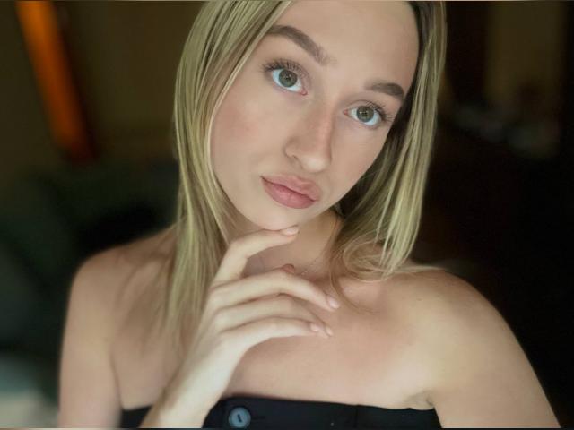 Visit HotttAngelll profile