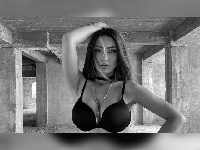 Visit MiaRiley profile