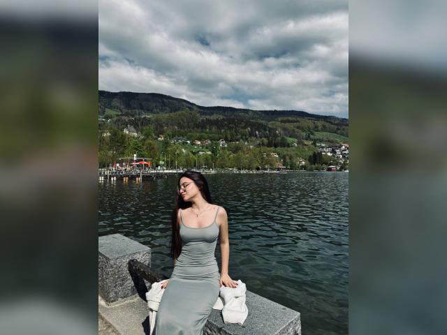 Visit ValeriaMe profile