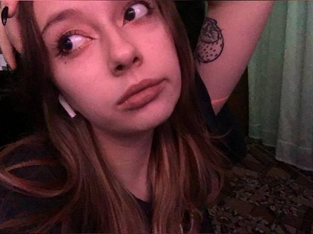 Visit creamyqueen1 profile