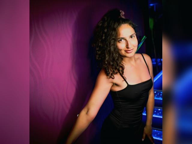 Visit QueenIssaBel profile