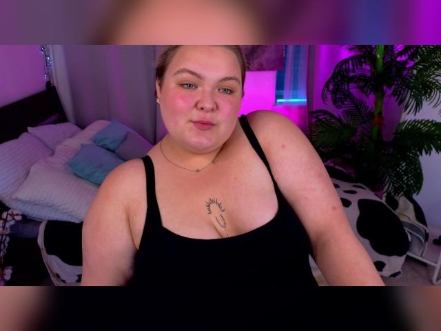 Visit EllaBigBabe profile