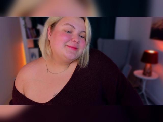 Visit EllaBigBabe profile