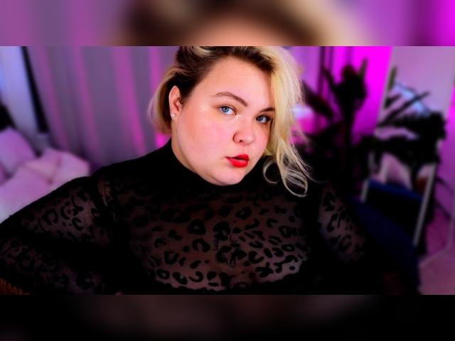 Visit EllaBigBabe profile
