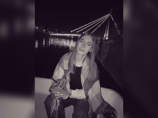 Visit zoewind profile