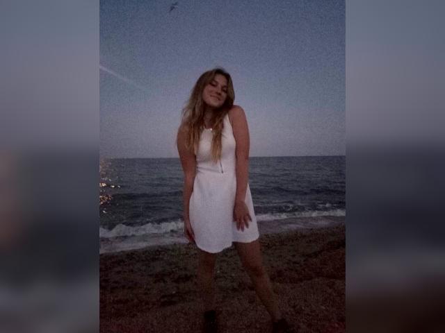 Visit caseymeow profile