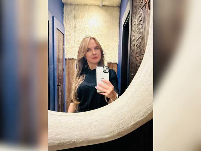 Visit Elena357357 profile