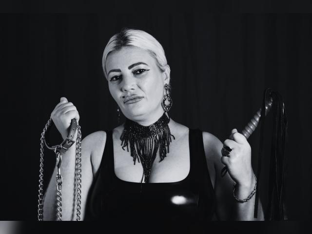 Visit DominatrixDemi profile