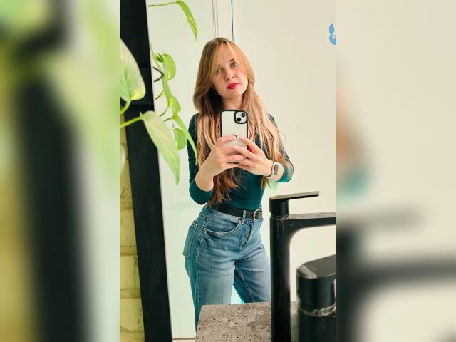 Visit Elena357357 profile