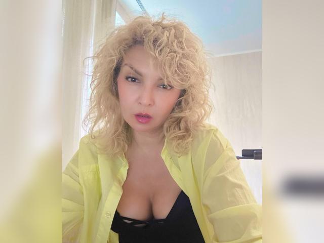 Visit AlexaCristal profile