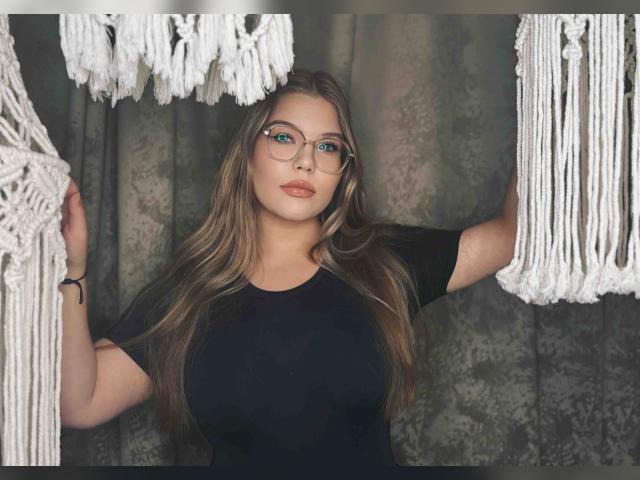 Visit MonaKeli profile