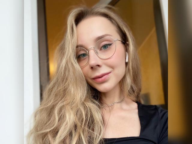 Visit Lyvanna profile