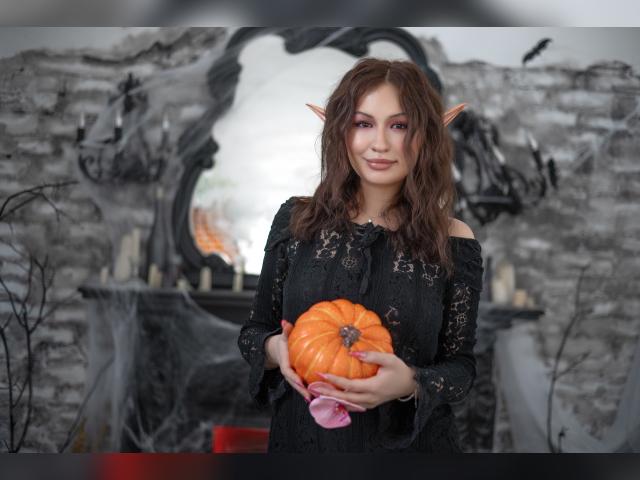 Visit ChloeLavender profile