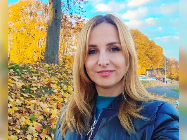 Visit JuliaBlonde profile