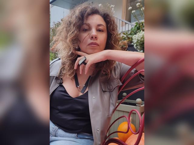 Visit CaramelKA81 profile