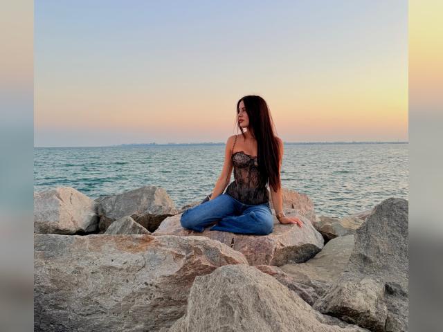 Visit LunaShinee profile