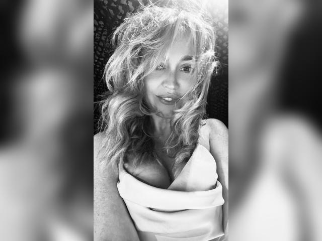 Visit GoddesssAmanda profile