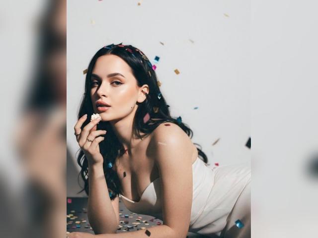 Visit JessieNice profile