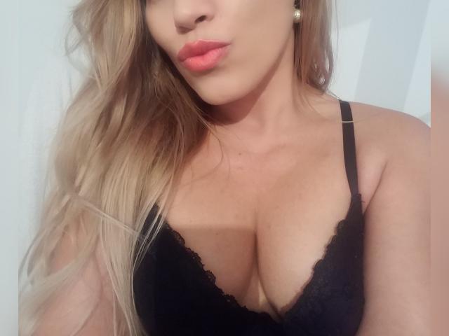 Visit zerlinasquirt4u profile