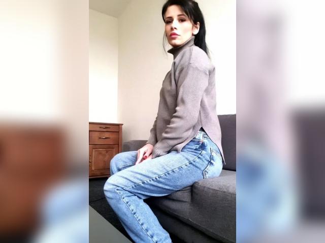 Visit RavellaNoir profile