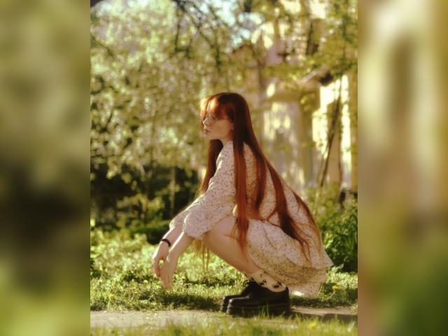 Visit sweetiefoxxxy profile