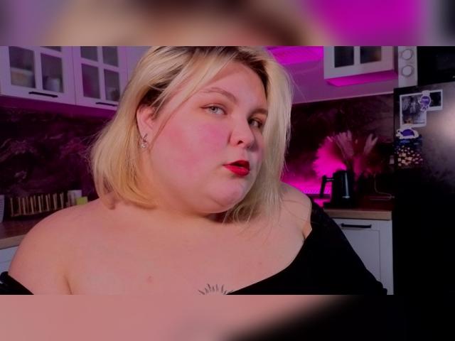 Visit EllaBigBabe profile