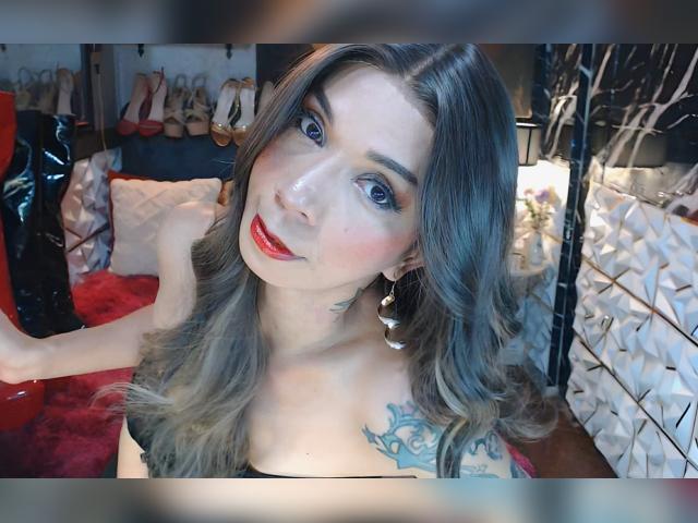 Visit celinafox profile