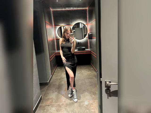 Visit MirraKitty profile