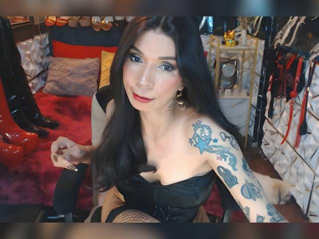 Visit celinafox profile