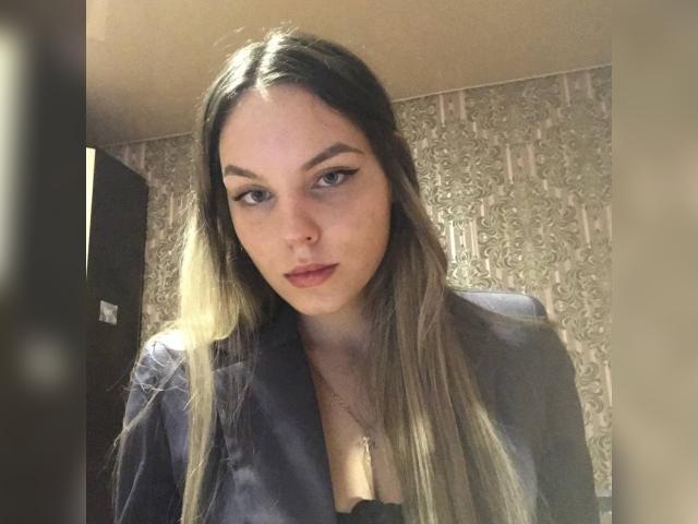 Visit O4livia profile