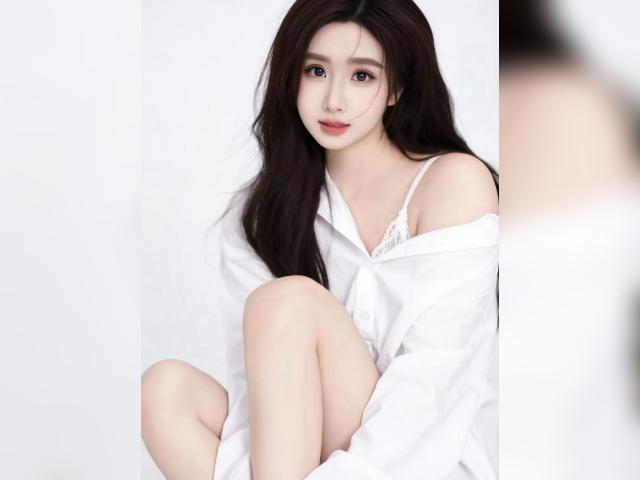 Visit BritneyEva profile