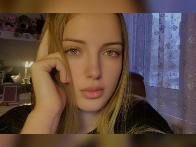 Visit SweetRinaKiss profile