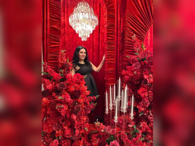 Visit 1Holly profile