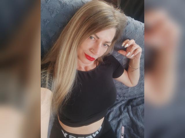 Visit Delira profile
