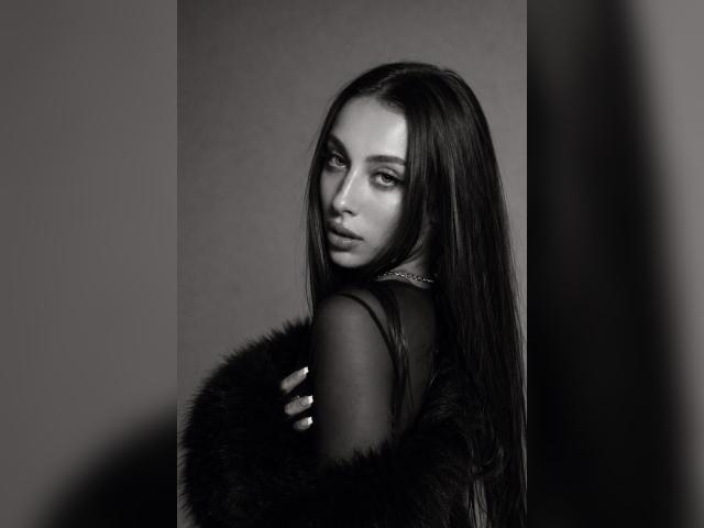 Visit Alinaaa profile