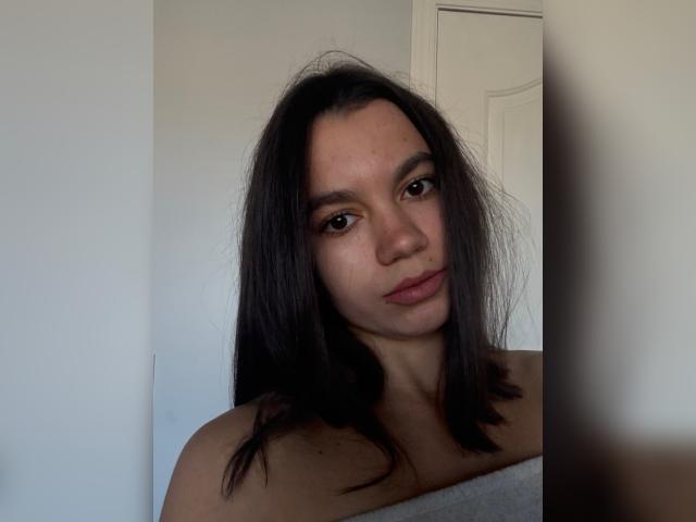 Visit Uvelia profile