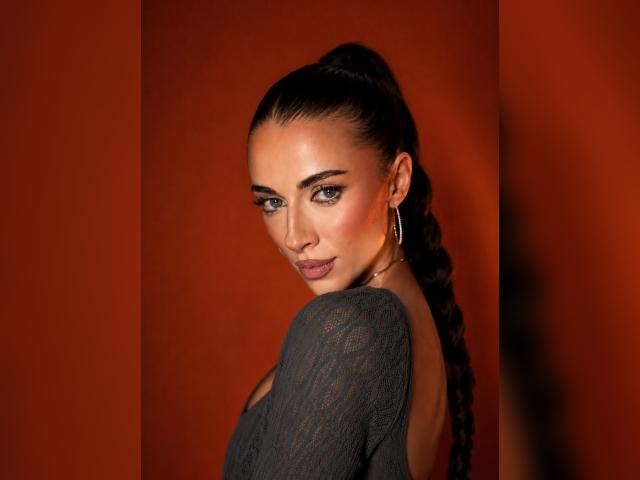 Visit Alinaaa profile