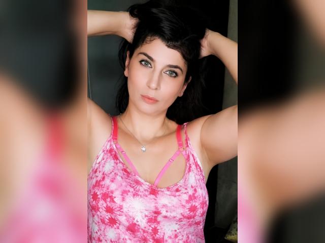 Visit Mia44 profile