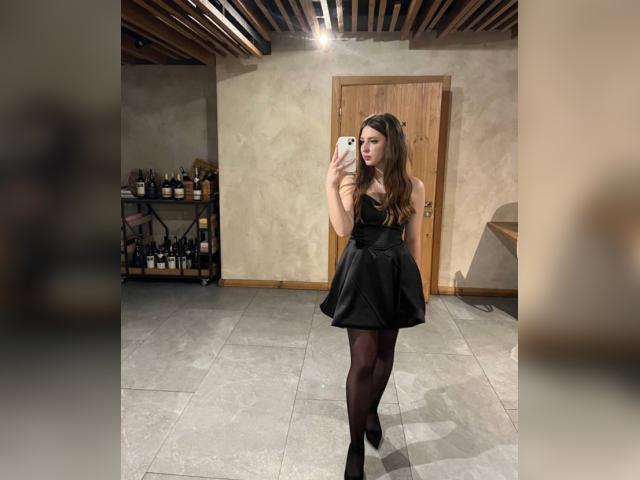 Visit AnnHoneyyy profile