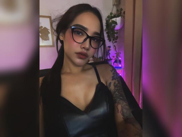 Visit TooHotN2Sexy profile